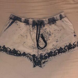 DENIM DETAILED SHORTS